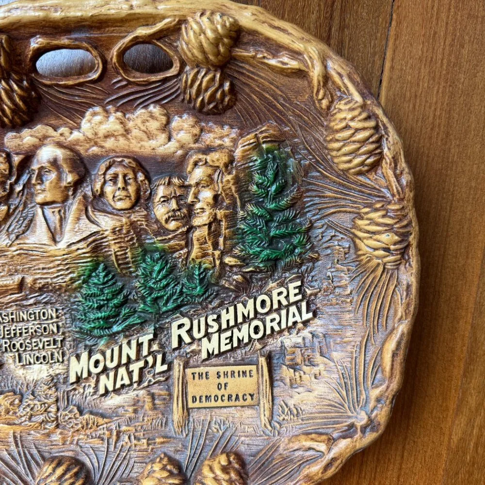 Vintage Mount Rushmore National Memorial Faux Souvenir Wood Tray / Plate / Bowl